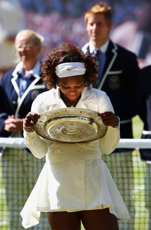 FOTO: Serena Williams, campioana la Wimbledon dupa 7-6, 6-2 cu Venus_8