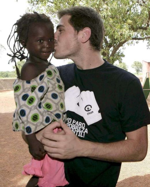 VIDEO / Casillas a facut senzatie printre copiii saraci din Mali!_2