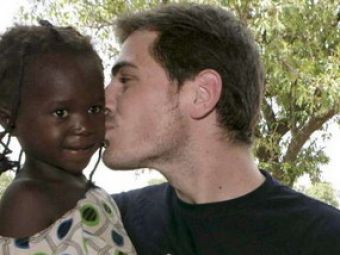 VIDEO / Casillas a facut senzatie printre copiii saraci din Mali!