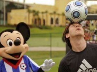 VIDEO&nbsp;Messi i-a dat gol si lui Mickey Mouse! :)