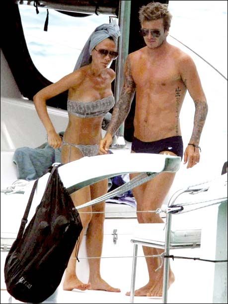 FOTO: David si Victoria Beckham fac plaja pe un yacht, in Oceanul Indian!_16