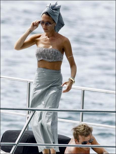 FOTO: David si Victoria Beckham fac plaja pe un yacht, in Oceanul Indian!_6