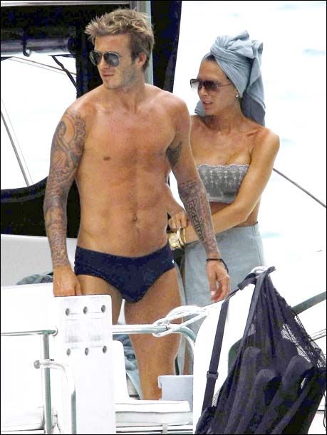 FOTO: David si Victoria Beckham fac plaja pe un yacht, in Oceanul Indian!_11