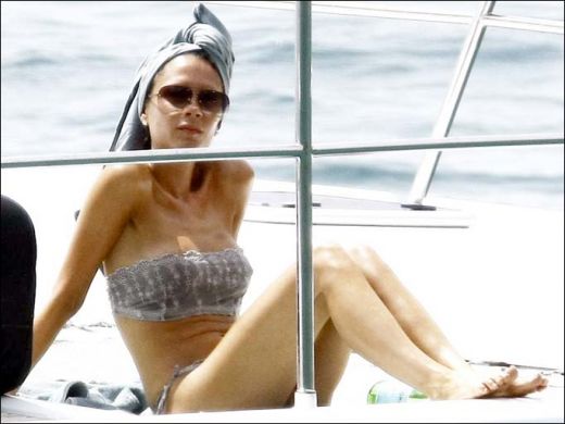 FOTO: David si Victoria Beckham fac plaja pe un yacht, in Oceanul Indian!_17