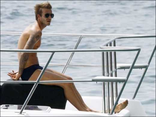 FOTO: David si Victoria Beckham fac plaja pe un yacht, in Oceanul Indian!_19