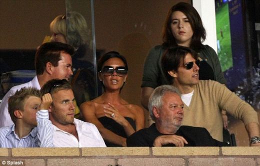 FOTO + VIDEO: David Beckham, alungat de fani sub ochii sotiei si ai lui Tom Cruise!_18