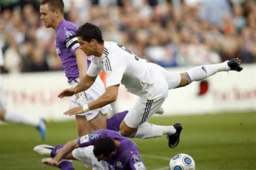 VIDEO: Cr. Ronaldo HUIDUIT la debut, Benzema a marcat: Shamrock 0-1 Real!_7