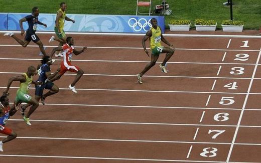 Mai rapid ca fulgerul? Vezi super imagini din cariera lui Usain Bolt_12