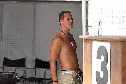 SUPER FOTO: Cum se pregateste Schumacher de revenirea in F1_11