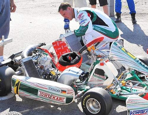 SUPER FOTO: Cum se pregateste Schumacher de revenirea in F1_12