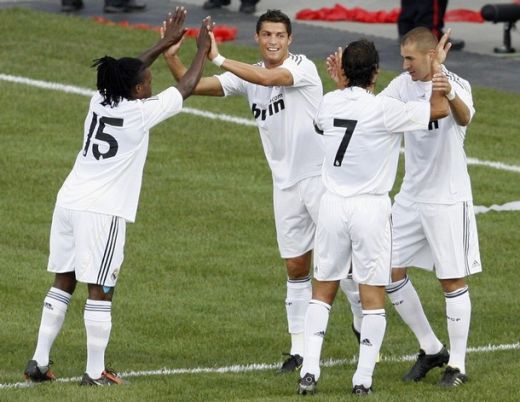 VIDEO: Spectacol Real! Kaka debuteaza, Ronaldo marcheaza! Real 5-1 Toronto!_3