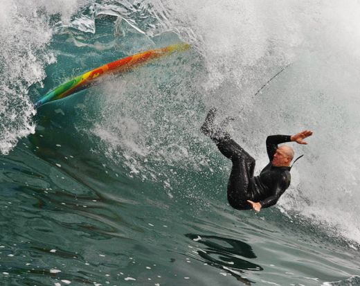 FOTO: Nebunie la surfing printre valuri URIASE!_3