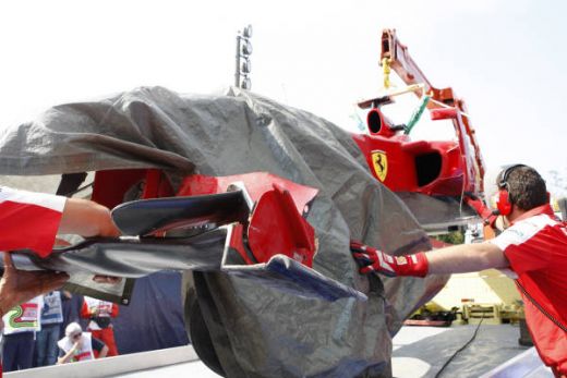 FOTO: Fisichella si-a facut praf masina pe pista! Vezi accidentului pilotului F1!_9