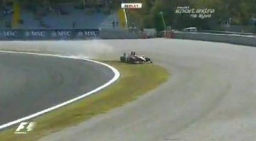 FOTO: Fisichella si-a facut praf masina pe pista! Vezi accidentului pilotului F1!_4