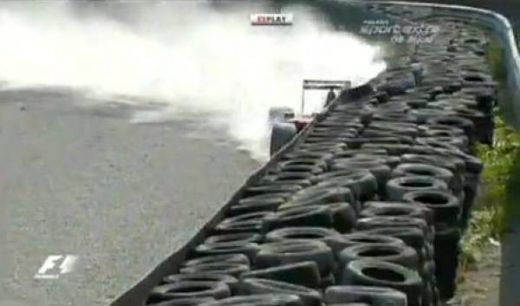 FOTO: Fisichella si-a facut praf masina pe pista! Vezi accidentului pilotului F1!_6