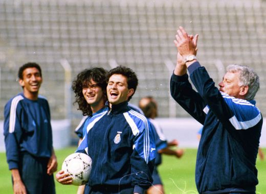 FOTO / Popescu, Mourinho, Ronaldo si Guardiola cu Sir Bobby Robson_36