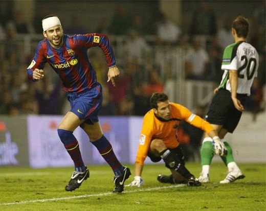 Messi este GENIAL!! Vezi ce goluri a dat cu Racing:_2