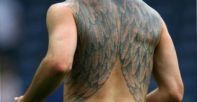 Vezi aici TOP 10 cei mai tatuati fotbalisti:_1