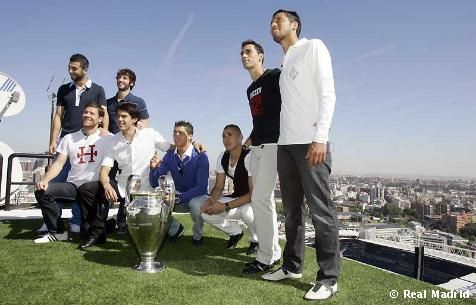 SUPER FOTO Kaka, Ronaldo si Benzema promit sa duca Realul pana la stele!_2