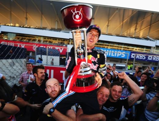 Vettel a castigat in Japonia si pastreaza sanse la titlul mondial!_5