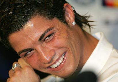 Cristiano Ronaldo se lipeste langa Nelly Furtado_6