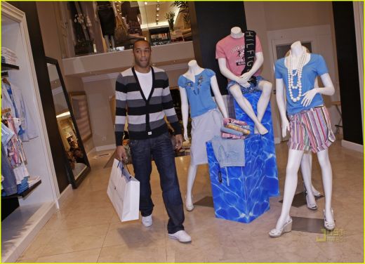 Thierry Henry si Tommy Hilfiger - forta si determinare_2