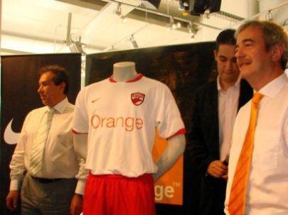 Cainii portocalii: Vezi noul echipament al lui Dinamo!_2