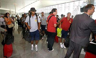 Te faci chinez daca il injuri pe Ronaldinho?! Vezi galerie foto_4
