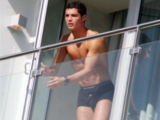 Cristiano Ronaldo - Orgie cu 5 prostituate_1