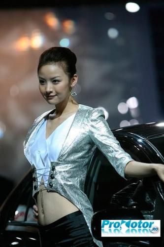 Cele mai tari masini si cele mai sexy fete din Asia sunt la Salonul auto al Chinei!_3