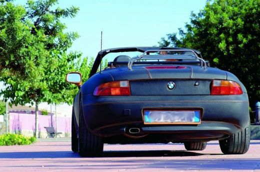Tuning excentric: un BMW Z3 imbracat integral in piele_4