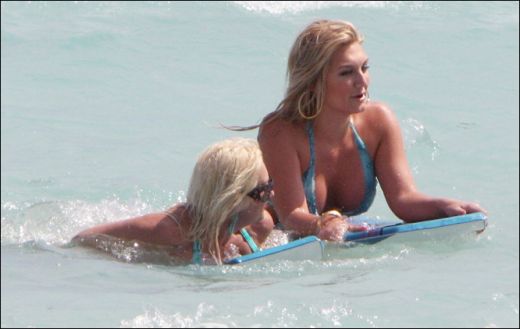 Brooke Hogan n-a fost la Oscar, dar a facut show pe plajele din Miami!_2