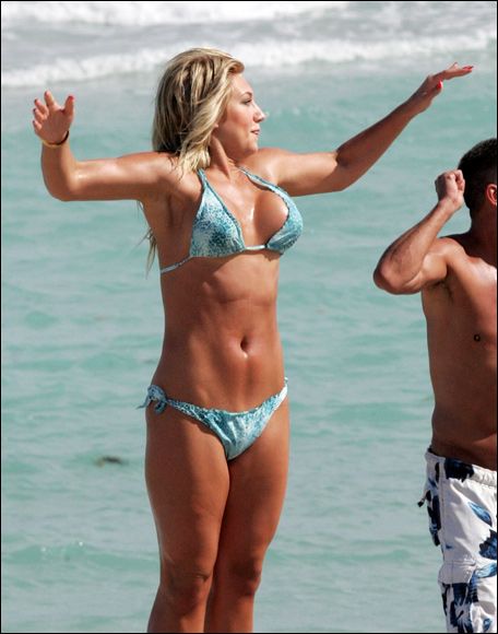 Brooke Hogan n-a fost la Oscar, dar a facut show pe plajele din Miami!_8