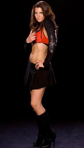 Nikita din WWE, Katie Lea Burchill, le-a pus gand rau divelor!_2