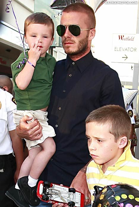 Ooops... Ce a invatat micutul Cruz de la tatal sau, David Beckham!_1