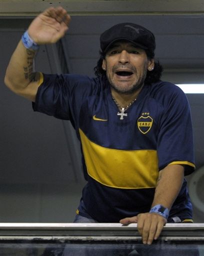 Maradona ii raspunde lui Pele. Vezi imagini cu replica lui Maradona:_3