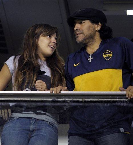 Maradona ii raspunde lui Pele. Vezi imagini cu replica lui Maradona:_5