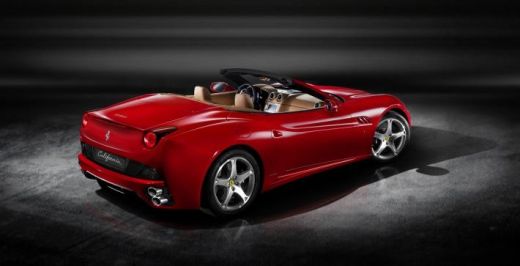 Revine moda anilor 60! Vezi cum va arata noul Ferrari GT Califiornia_1