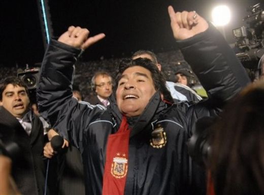 FAZA ZILEI: DELIRUL lui Maradona! De la lacrimi, la tipete si insulte! Cum si-a varsat nervii!
 _9