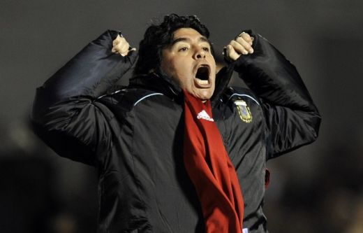 FAZA ZILEI: DELIRUL lui Maradona! De la lacrimi, la tipete si insulte! Cum si-a varsat nervii!
 _6
