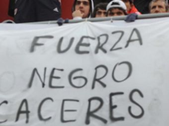 Lui Caceres i-au scos ochiul drept! Vezi ce spune Maradona si mesajele&nbsp;fanilor din Argentina!