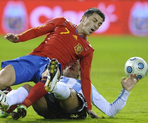 FOTO: Spania a lovit fara mila in Maradona! Vezi ce scandal a iesit dupa meci!_4
