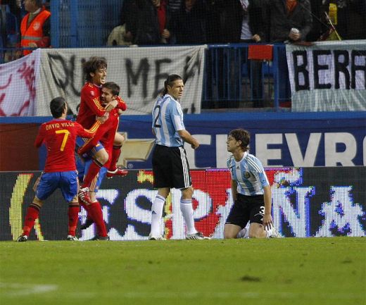 FOTO: Spania a lovit fara mila in Maradona! Vezi ce scandal a iesit dupa meci!_13