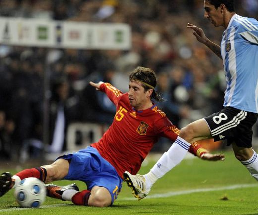 FOTO: Spania a lovit fara mila in Maradona! Vezi ce scandal a iesit dupa meci!_6