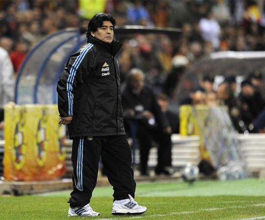 FOTO: Spania a lovit fara mila in Maradona! Vezi ce scandal a iesit dupa meci!_12