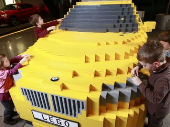 Vezi cum arata un BMW&nbsp;X1 construit din piese Lego!