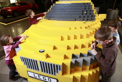 Vezi cum arata un BMW&nbsp;X1 construit din piese Lego!