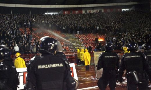 VIDEO Au devastat stadionul! Vezi macelul facut de huligani la Steaua 1-2 Partizan!_2