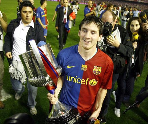 Mai tare decat Platini! Messi a castigat "Balonul de Aur" cu un punctaj record!_53