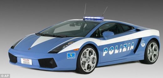 Mamma Mia! Lamborghini de politie de 165.000 de euro facut praf intr-un accident in Italia!_4